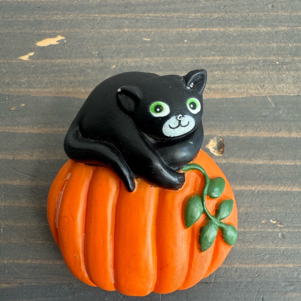 Vintage Halloween pin